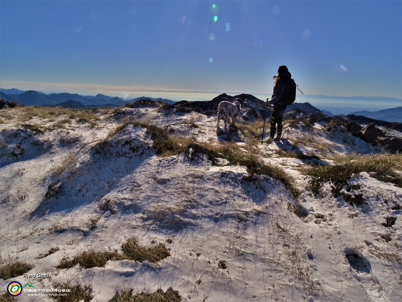 64 Controluce con la neve baciata dal sole.JPG